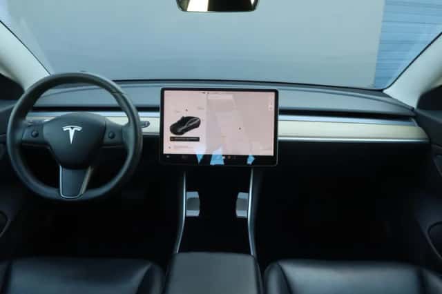 Tesla Model 3 (2019) thumbnail 3