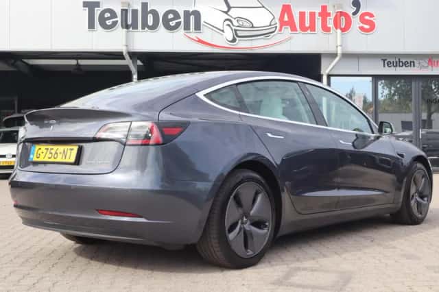Tesla Model 3 (2019) thumbnail 2