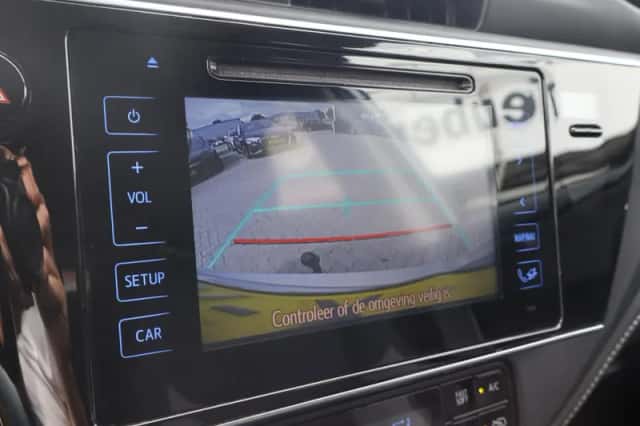 Toyota Auris (2017) thumbnail 6