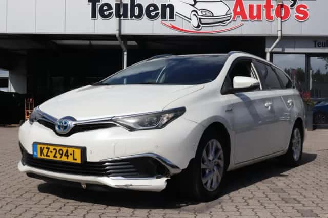 Toyota Auris (2017) thumbnail 1