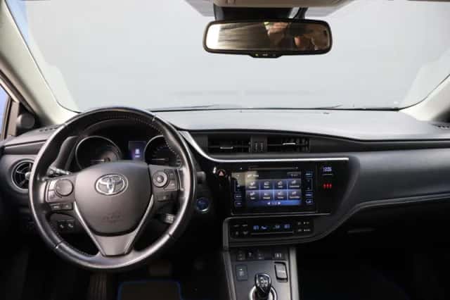 Toyota Auris (2017) thumbnail 5