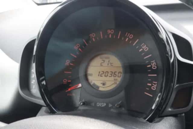 Toyota Aygo (2015) thumbnail 4