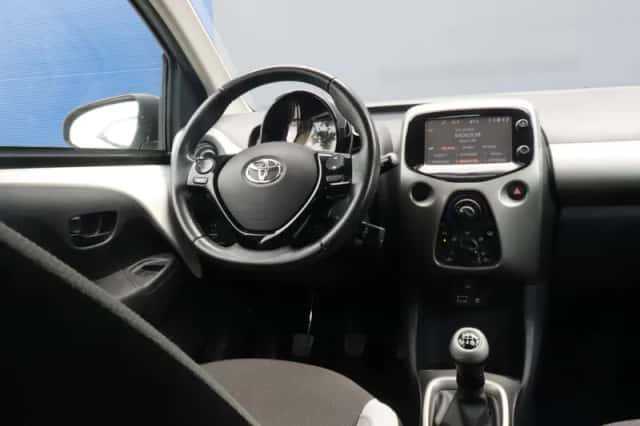 Toyota Aygo (2015) thumbnail 5