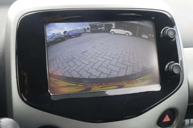 Toyota Aygo (2015) thumbnail 6
