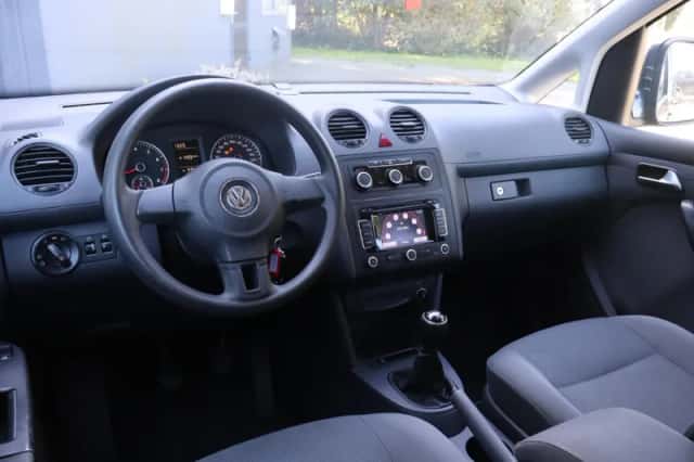 Volkswagen Caddy (2011) thumbnail 3