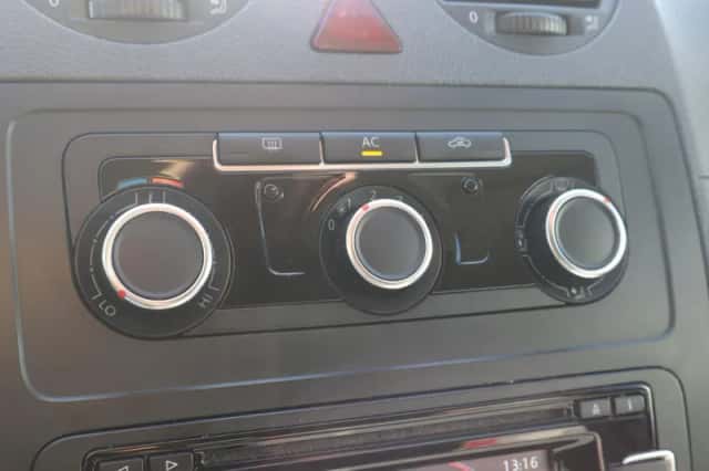 Volkswagen Caddy (2011) thumbnail 6