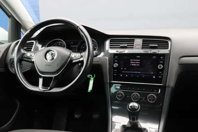 Volkswagen Golf (2019) thumbnail 6