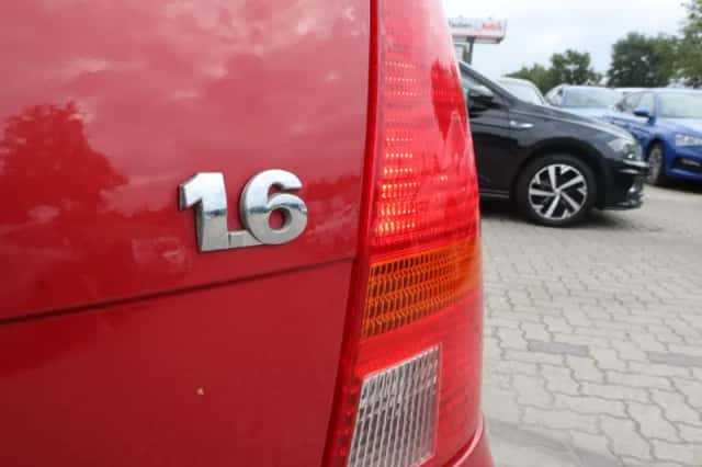 Volkswagen Golf (2000) thumbnail 3