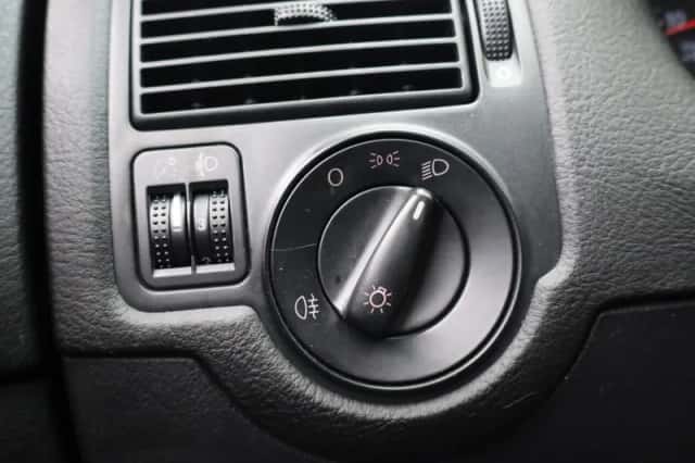 Volkswagen Golf (2000) thumbnail 6
