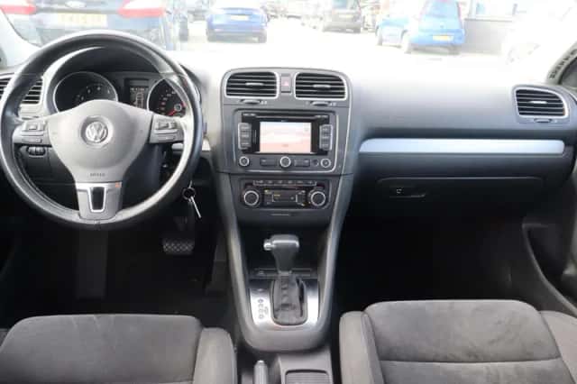 Volkswagen Golf (2009) thumbnail 3
