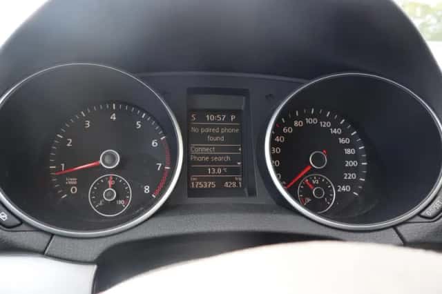 Volkswagen Golf (2009) thumbnail 4