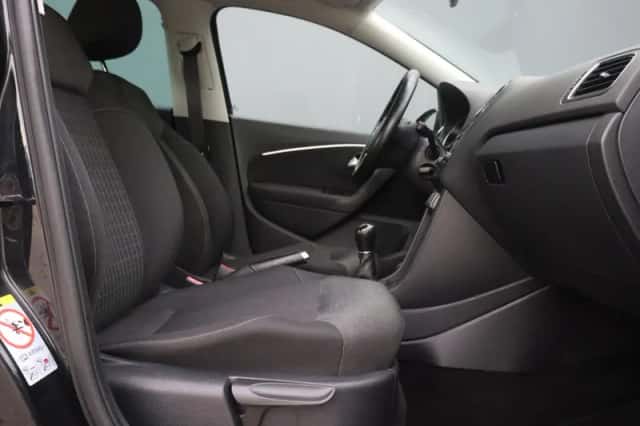 Volkswagen Polo (2014) thumbnail 4