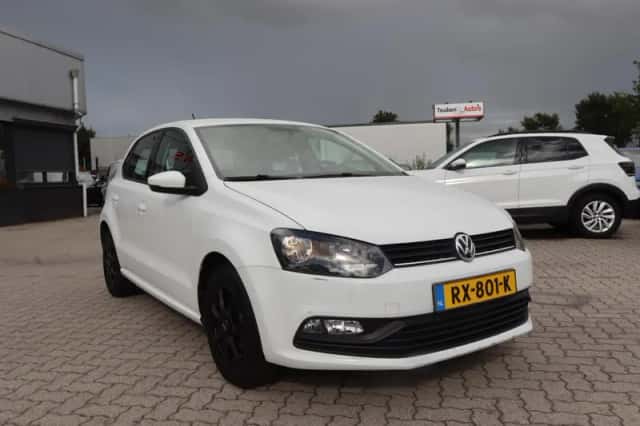 Volkswagen Polo (2017) thumbnail 2
