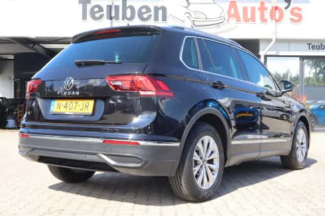 Volkswagen Tiguan (2021) thumbnail 2