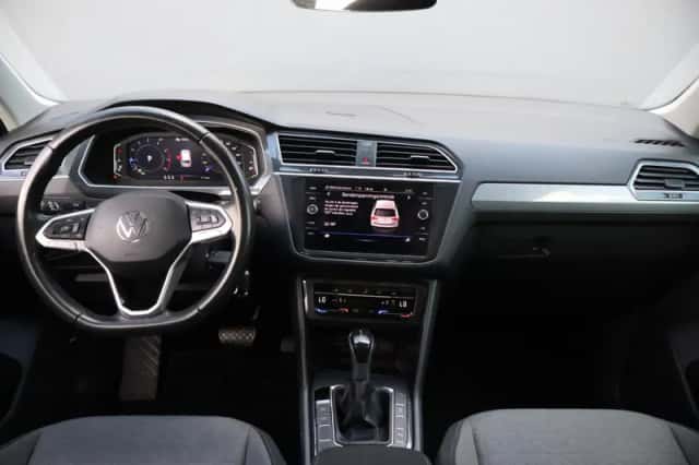 Volkswagen Tiguan (2021) thumbnail 3