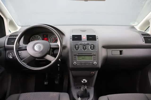 Volkswagen Touran (2006) thumbnail 4