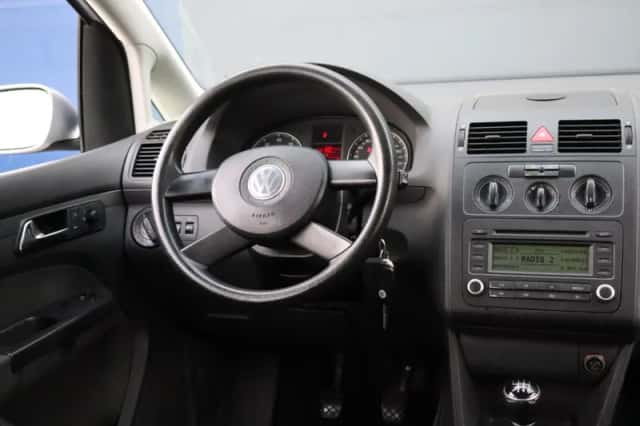 Volkswagen Touran (2006) thumbnail 5