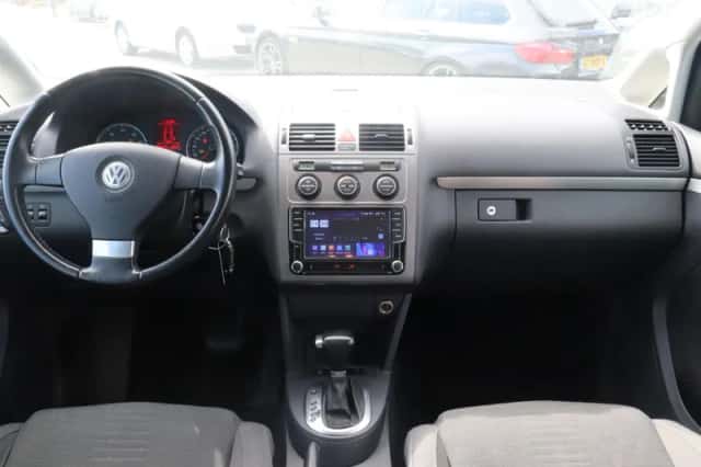 Volkswagen Touran (2007) thumbnail 3