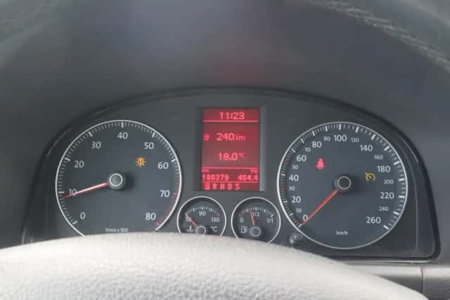 Volkswagen Touran (2007) thumbnail 4
