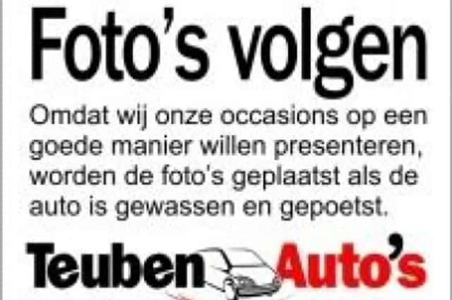 Volvo V40 (2013) thumbnail 2