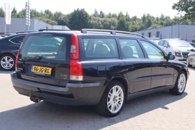 Volvo V70 (2002) thumbnail 2