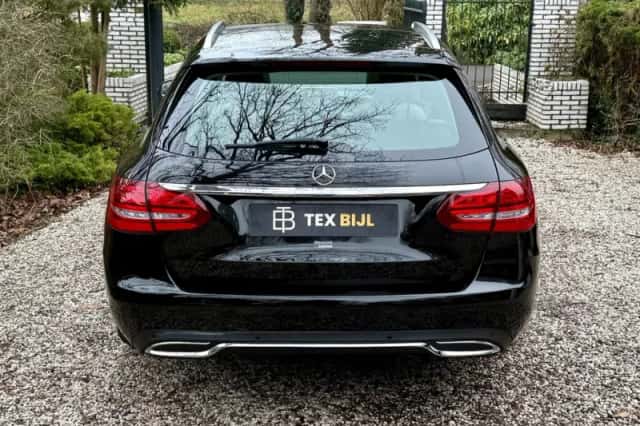 Mercedes-Benz C-Klasse (2015) thumbnail 4