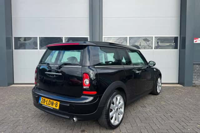 MINI Clubman (2010) thumbnail 3