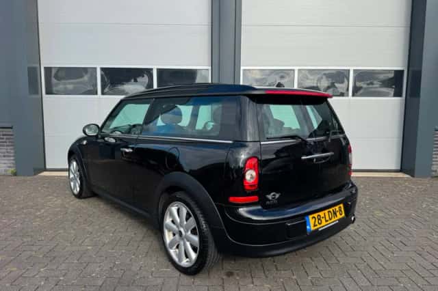 MINI Clubman (2010) thumbnail 4