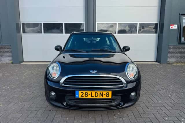 MINI Clubman (2010) thumbnail 6