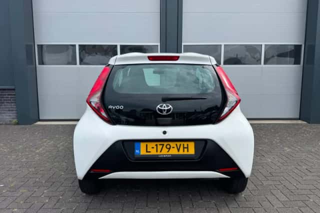 Toyota Aygo (2021) thumbnail 6