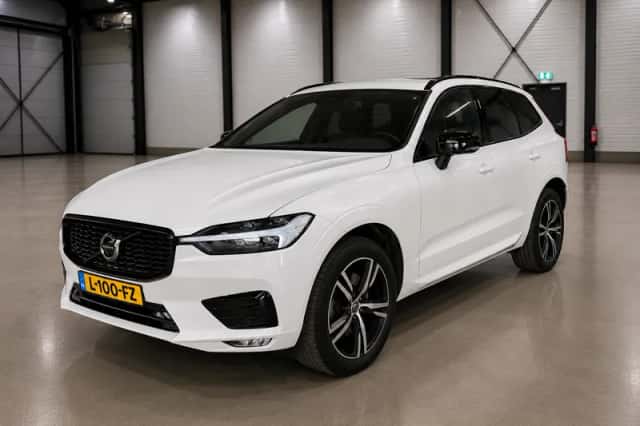 Volvo XC60 (2021) thumbnail 2