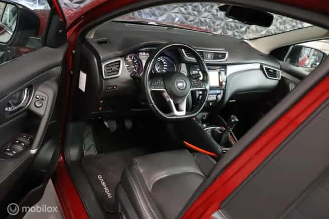 Nissan Qashqai (2019) thumbnail 3