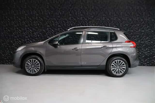 Peugeot 2008 (2016) thumbnail 5