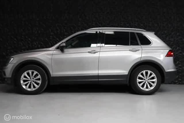 Volkswagen Tiguan (2018) thumbnail 6