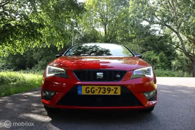 SEAT Leon (2015) thumbnail 5