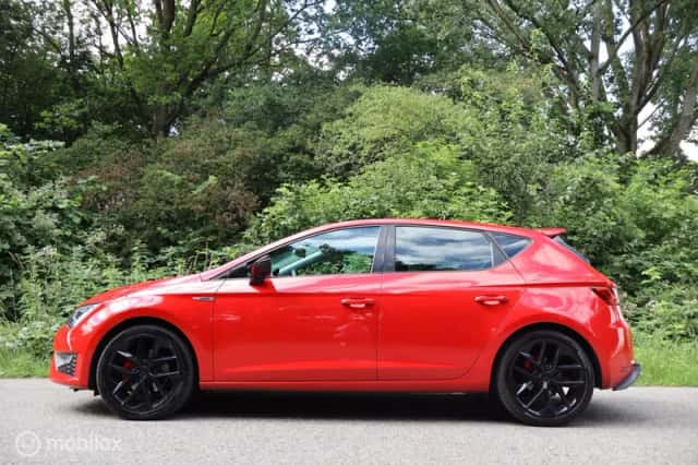 SEAT Leon (2015) thumbnail 6