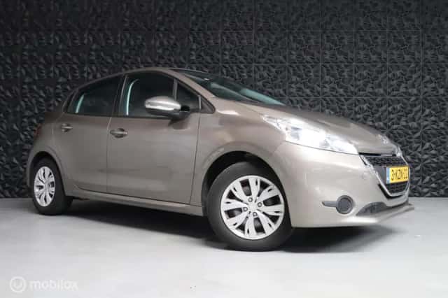 Peugeot 208 (2013) thumbnail 1