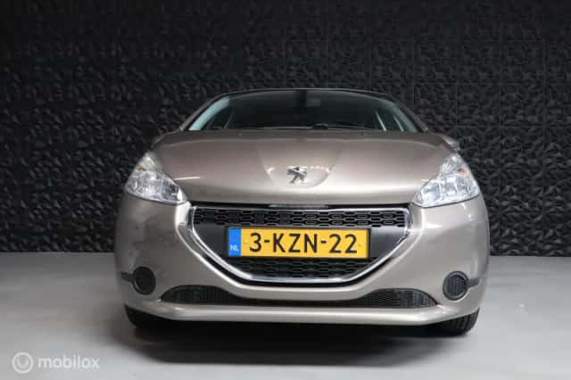 Peugeot 208 (2013) thumbnail 5
