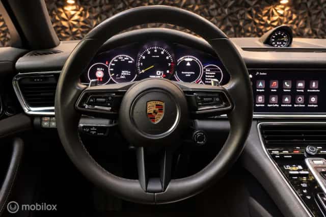Porsche Panamera (2022) thumbnail 4