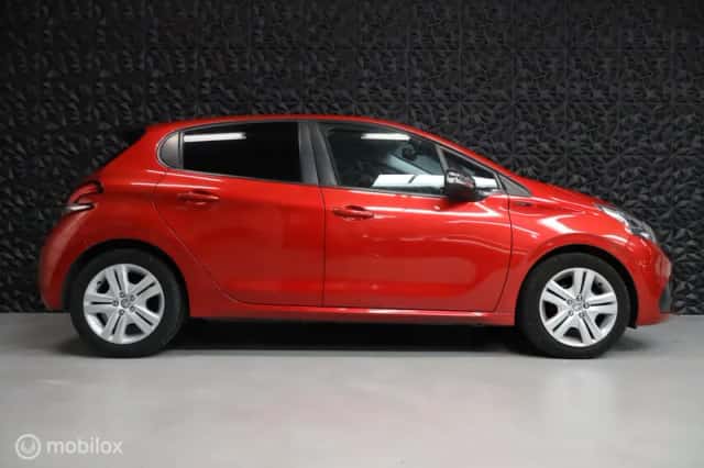 Peugeot 208 (2019) thumbnail 2