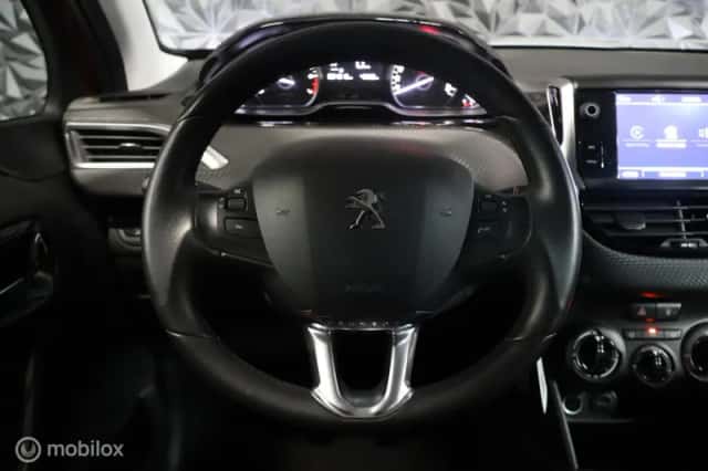 Peugeot 208 (2019) thumbnail 4