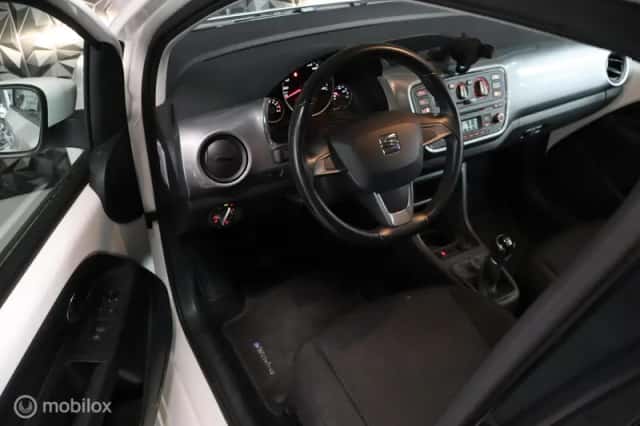 SEAT Mii (2014) thumbnail 3