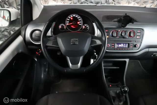 SEAT Mii (2014) thumbnail 4