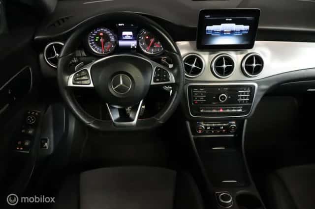 Mercedes-Benz CLA-Klasse (2015) thumbnail 4