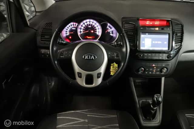 Kia Venga (2016) thumbnail 4