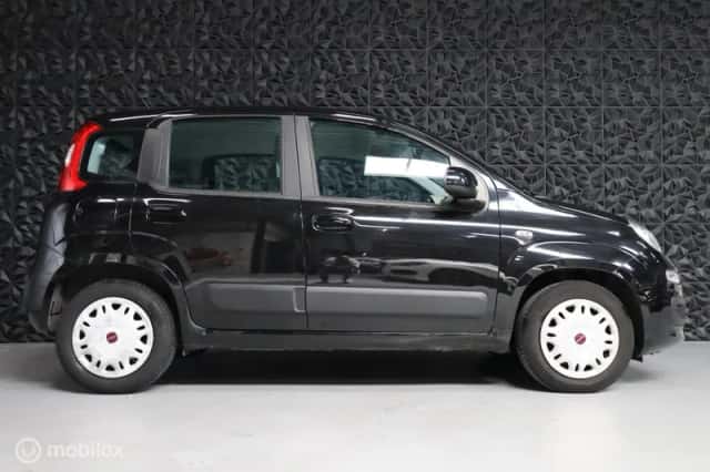 Fiat Panda (2015) thumbnail 2