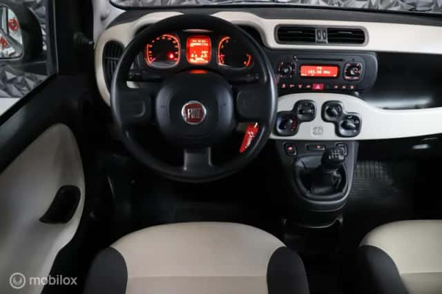Fiat Panda (2015) thumbnail 4