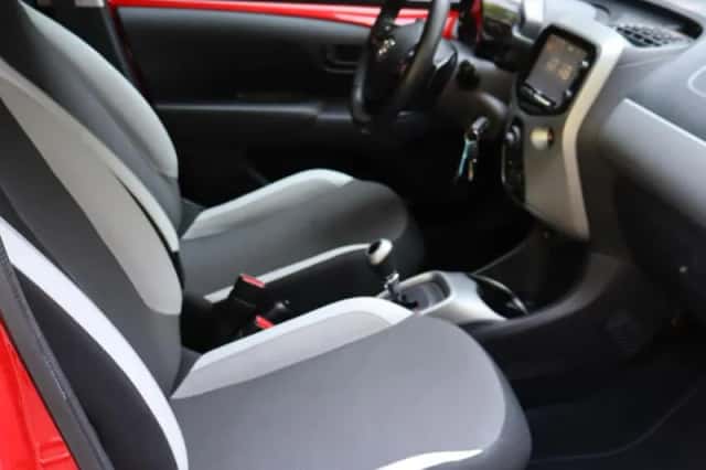 Toyota Aygo (2015) thumbnail 5