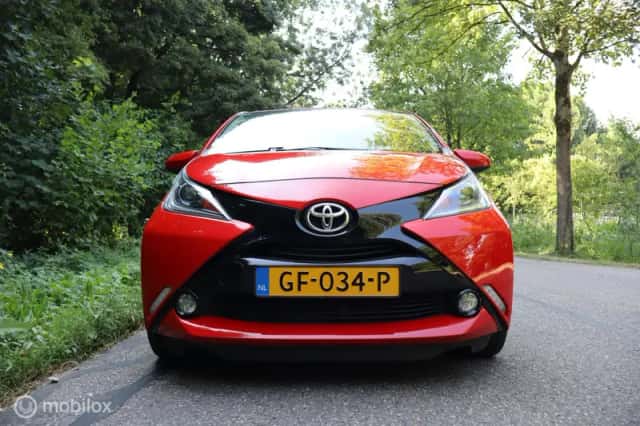 Toyota Aygo (2015) thumbnail 6