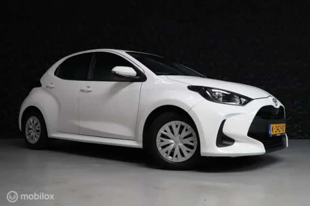Toyota Yaris (2021) thumbnail 1